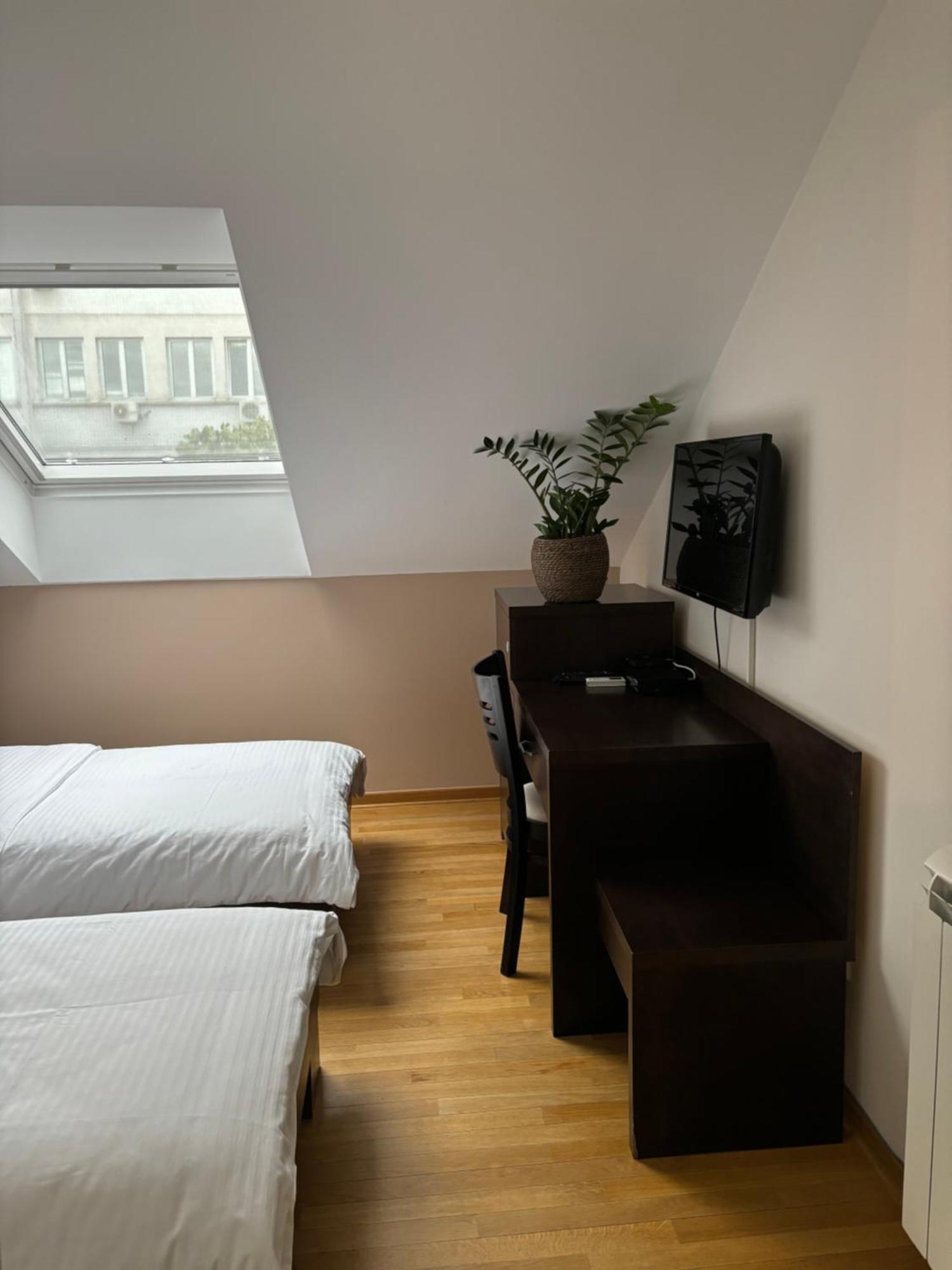 Bed and Breakfast Atrium Sremska Mitrovica Exterior foto