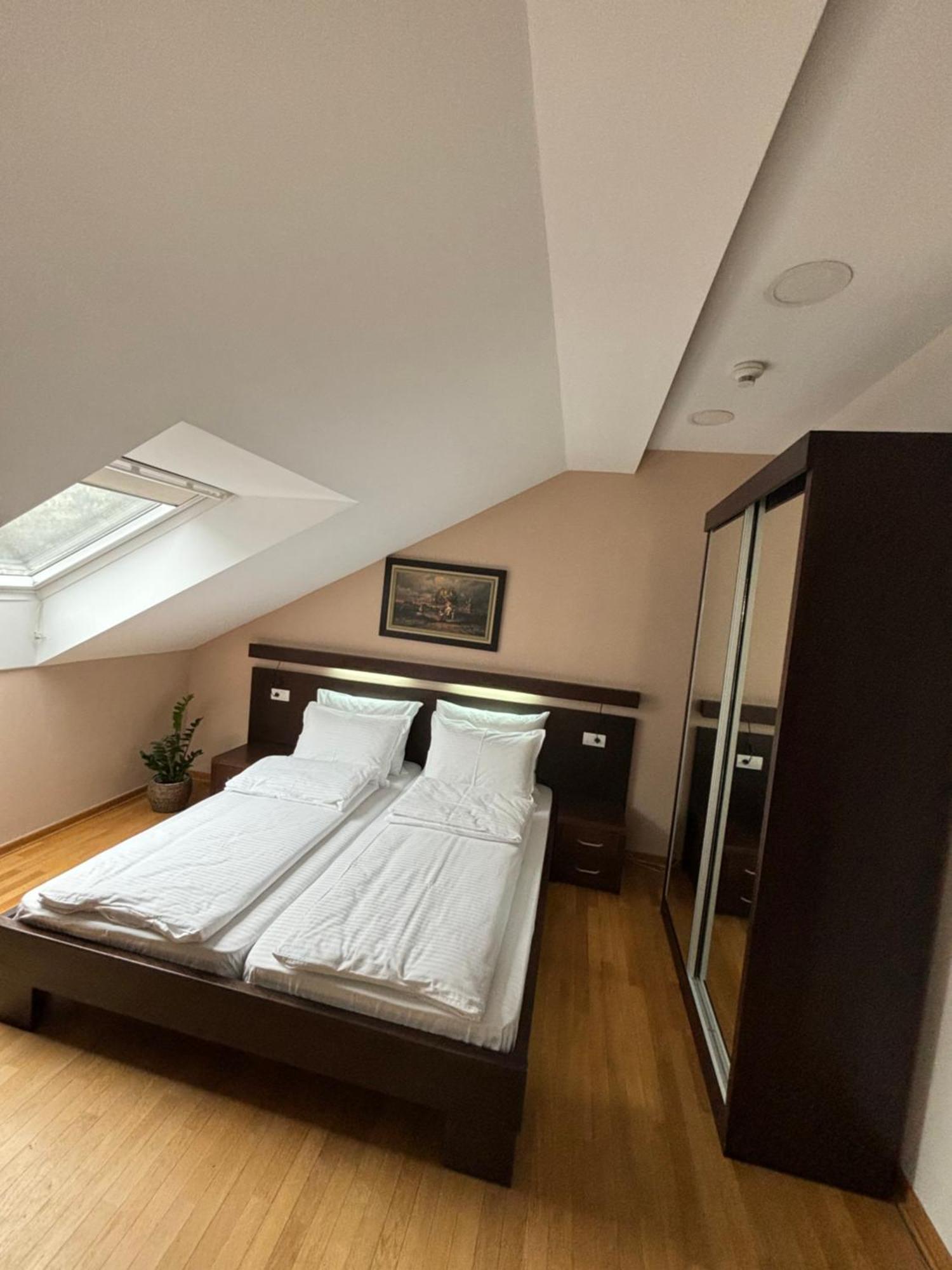 Bed and Breakfast Atrium Sremska Mitrovica Exterior foto