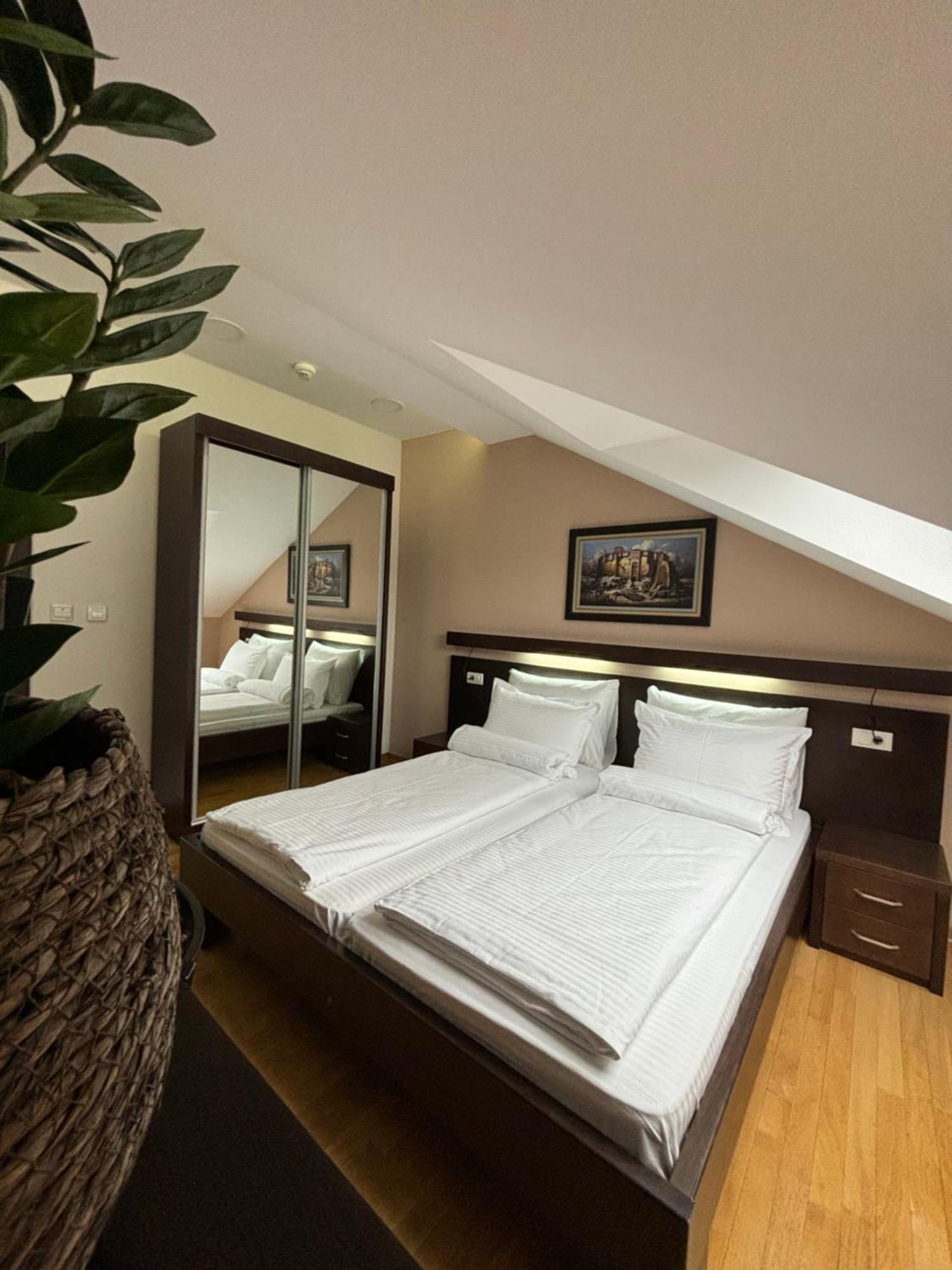 Bed and Breakfast Atrium Sremska Mitrovica Exterior foto