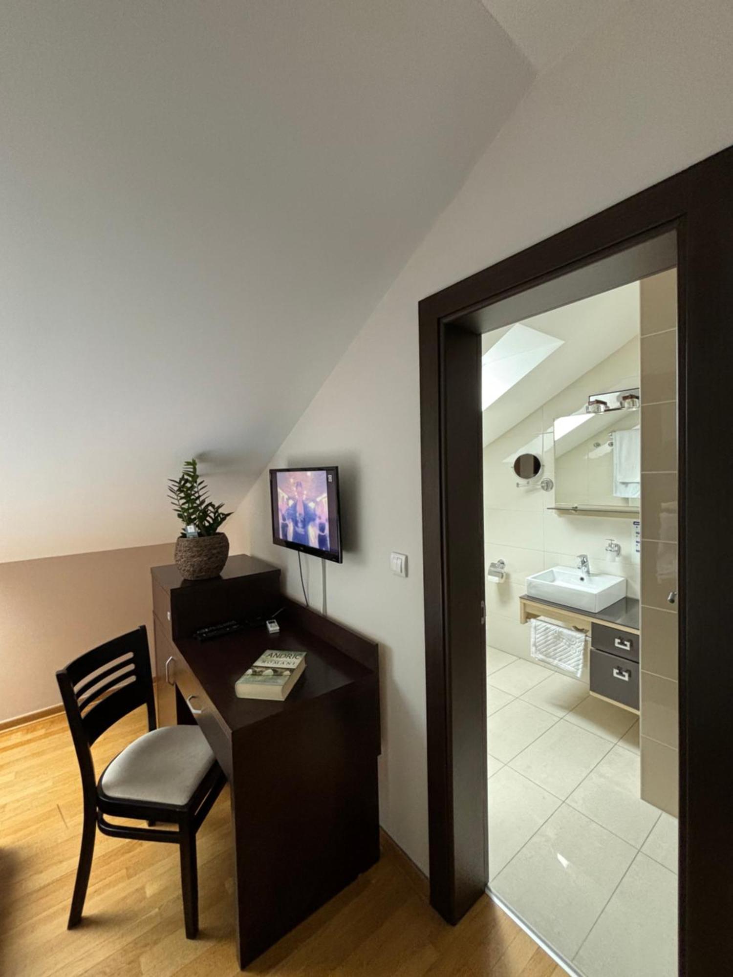 Bed and Breakfast Atrium Sremska Mitrovica Exterior foto