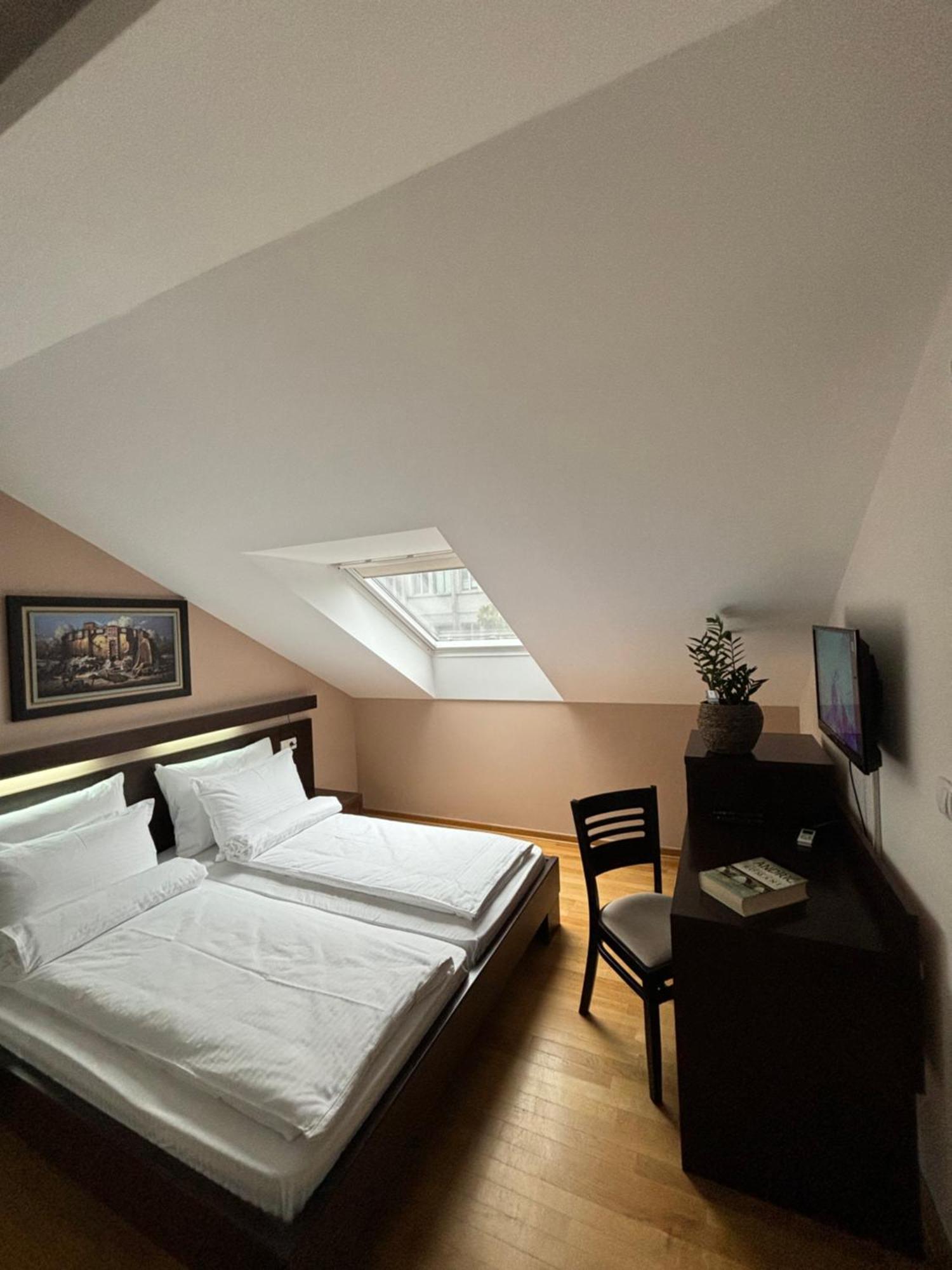 Bed and Breakfast Atrium Sremska Mitrovica Exterior foto
